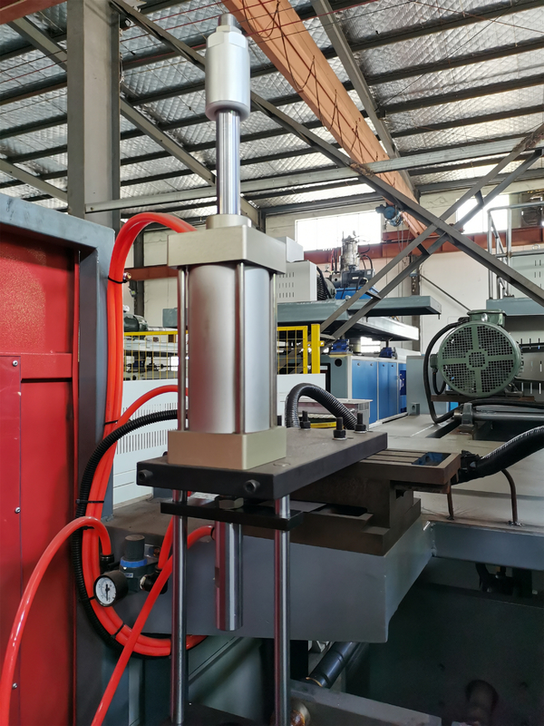 Chair Accumulator Blow Molding Equipment 160l Blow Moulding Machine For Plastic Bottle